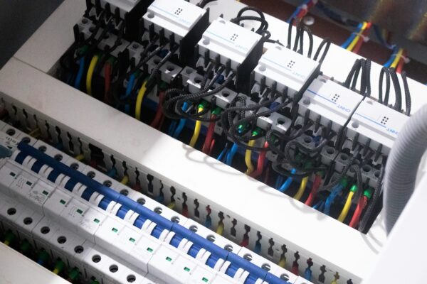 Motor Controls & VFD Wiring Lab (Ladder Logic Basics)